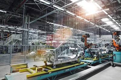 北京奔馳第200萬(wàn)輛整車(chē)下線，前驅(qū)車(chē)工廠落成開(kāi)啟物流新篇章